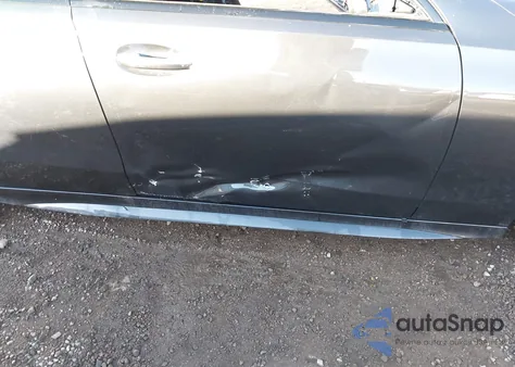 2023 Mercedes-Benz C 300 Sedan z USA, uszkodzony, nr VIN W1KAF4GBXPR136908